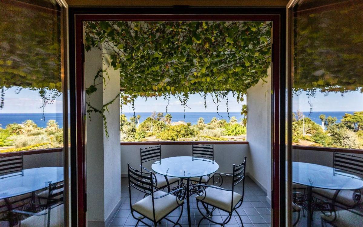 Tonicello Hotel Resort&SPA Capo Vaticano Esterno foto